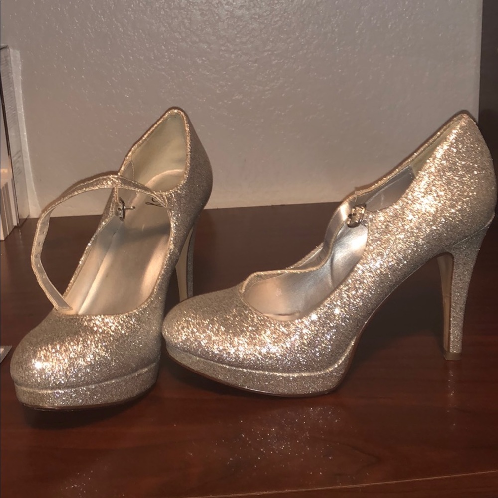 SILVER GLITTERY STRAP HEELS